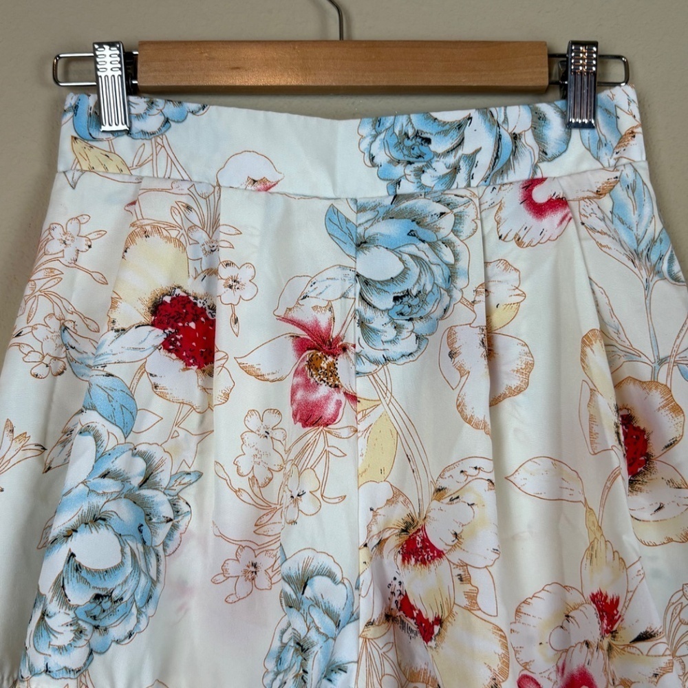 Haute Rogue Cream Skort with Red/Blue Floral Accents; Zipper Back Closure - Picture 2 of 7